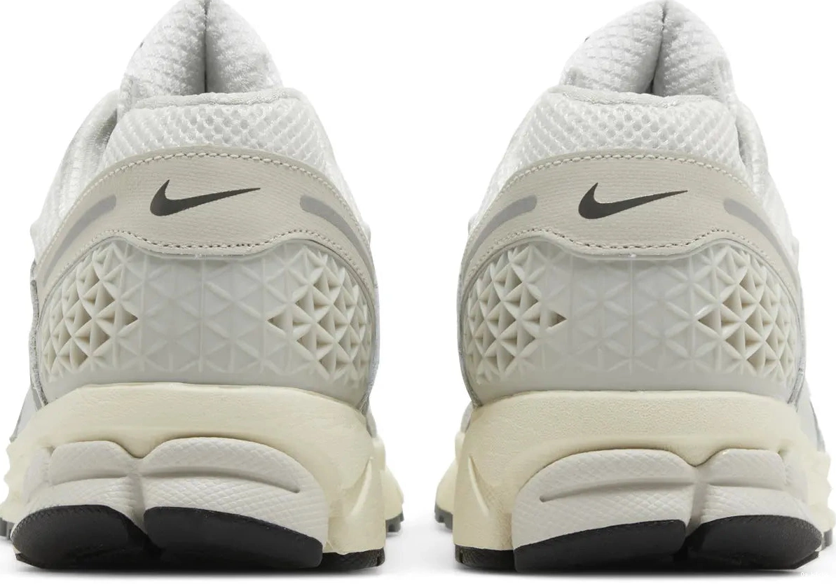 Platinum Vomero Zoom Tint Nike 5 0801